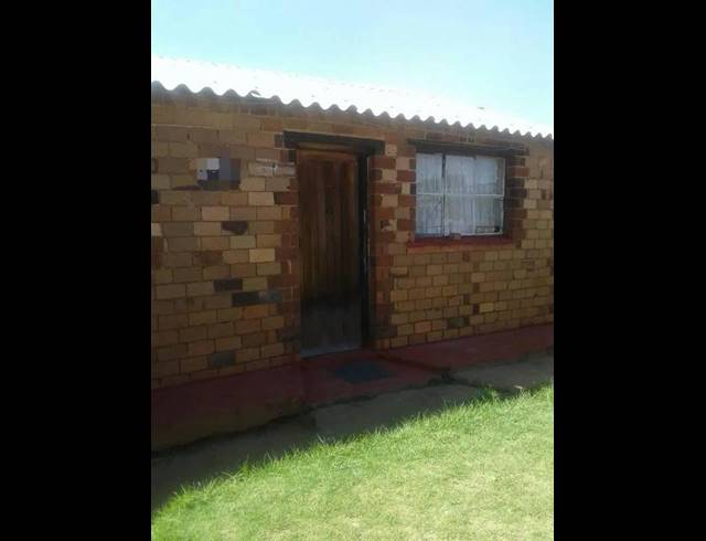 2 BEDROOM HOUSE FOR SALE IN EMDENI
